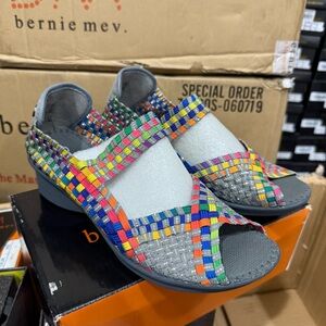 Bernie Mev Comfi Yael Rainbow Sandals Heels US 8 EU 39